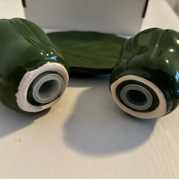 Vintage salt and pepper shaker set - Picture 3 of 3